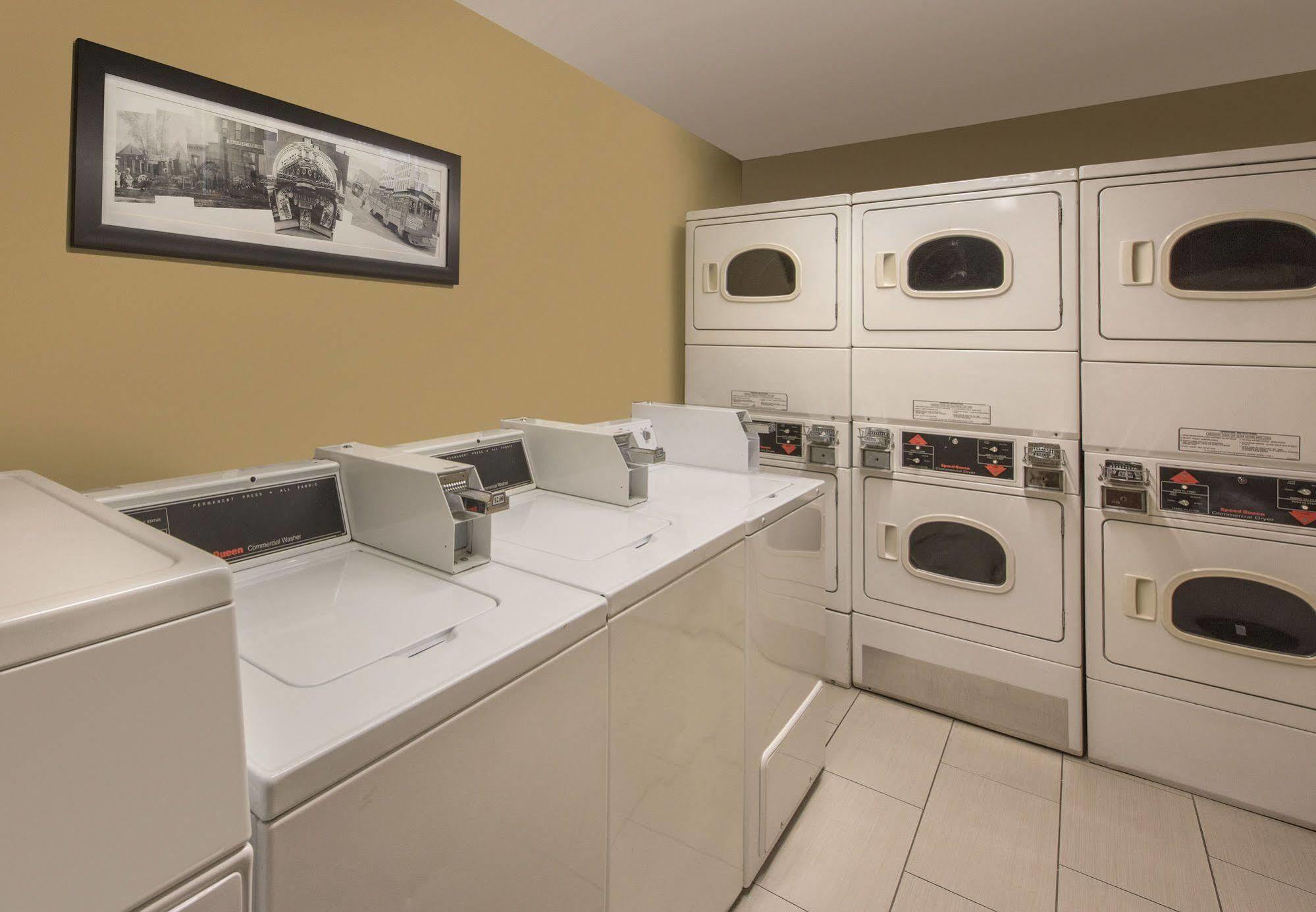 Towneplace Suites By Marriott Denver Downtown Екстер'єр фото